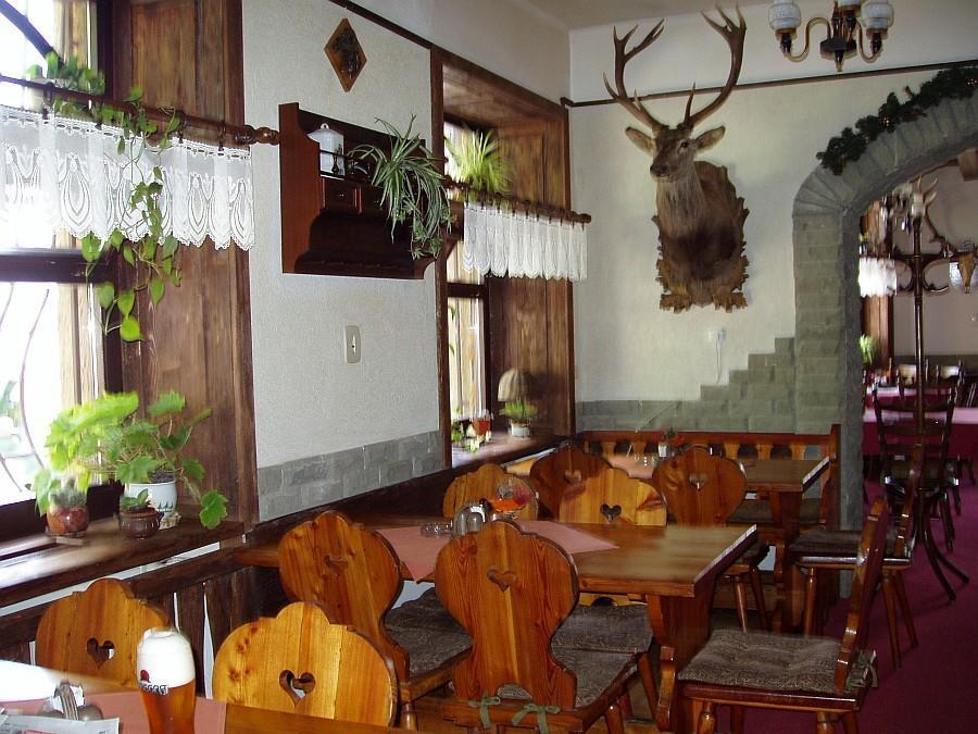 Penzion A Restaurace U Mamy Hotel Frydek-Mistek Ngoại thất bức ảnh