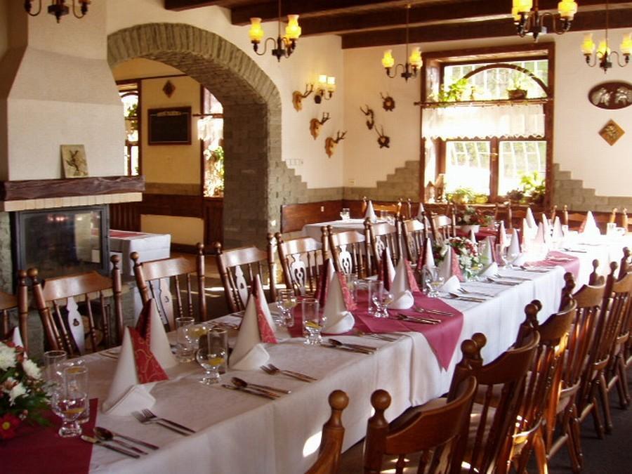 Penzion A Restaurace U Mamy Hotel Frydek-Mistek Ngoại thất bức ảnh