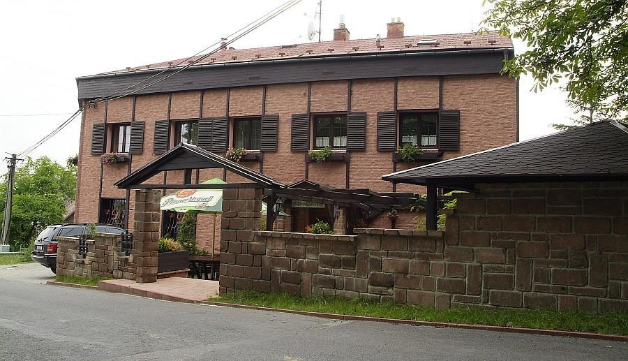 Penzion A Restaurace U Mamy Hotel Frydek-Mistek Ngoại thất bức ảnh