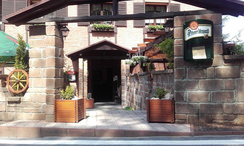 Penzion A Restaurace U Mamy Hotel Frydek-Mistek Ngoại thất bức ảnh