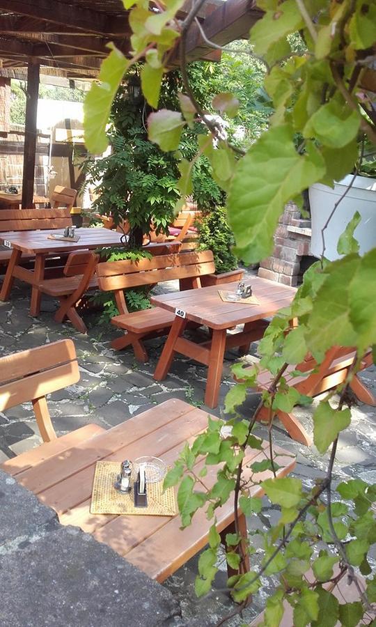 Penzion A Restaurace U Mamy Hotel Frydek-Mistek Ngoại thất bức ảnh